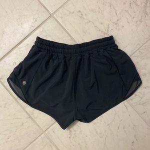 Lululemon Black Hotty Hot 2.5” Shorts